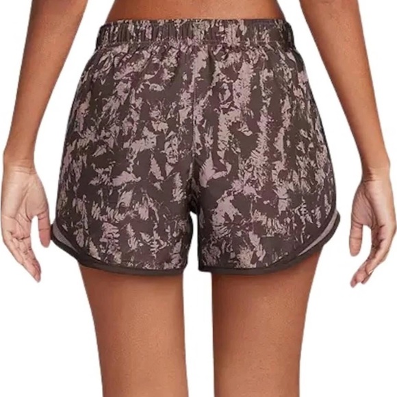 New With Tags Nike Women’s Dri-Fit Running Shorts Size Small - Picture 2 of 4